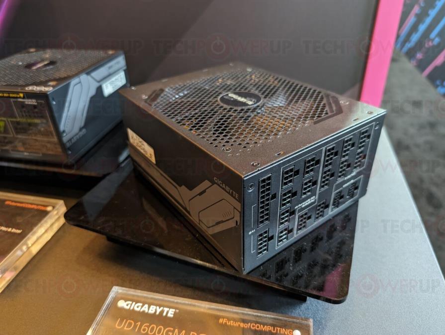Nouveau Gigabyte UD1600GM PG5