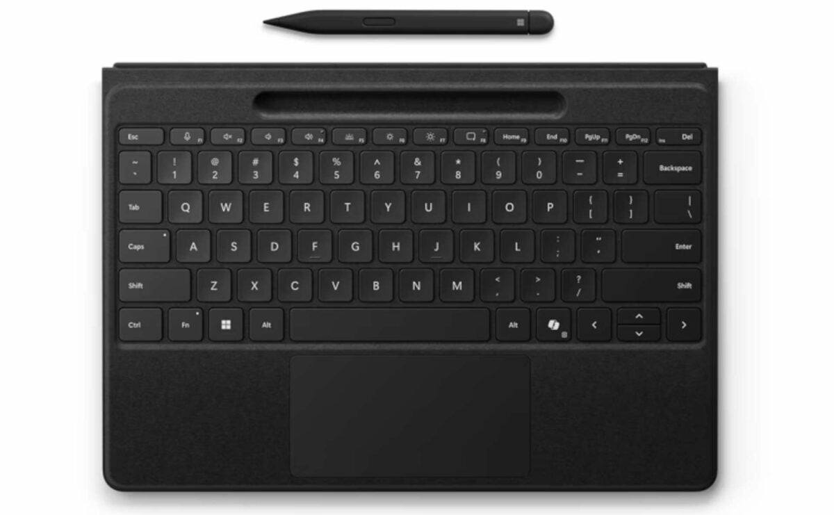 Clavier Surface Pro Flex en noir avec Slim Pen.