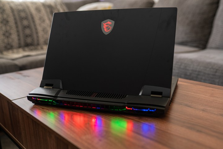 Le dos du MSI GT77 Titan.