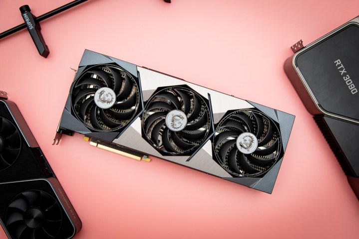 Cartes graphiques RTX 3080 parmi d'autres GPU.