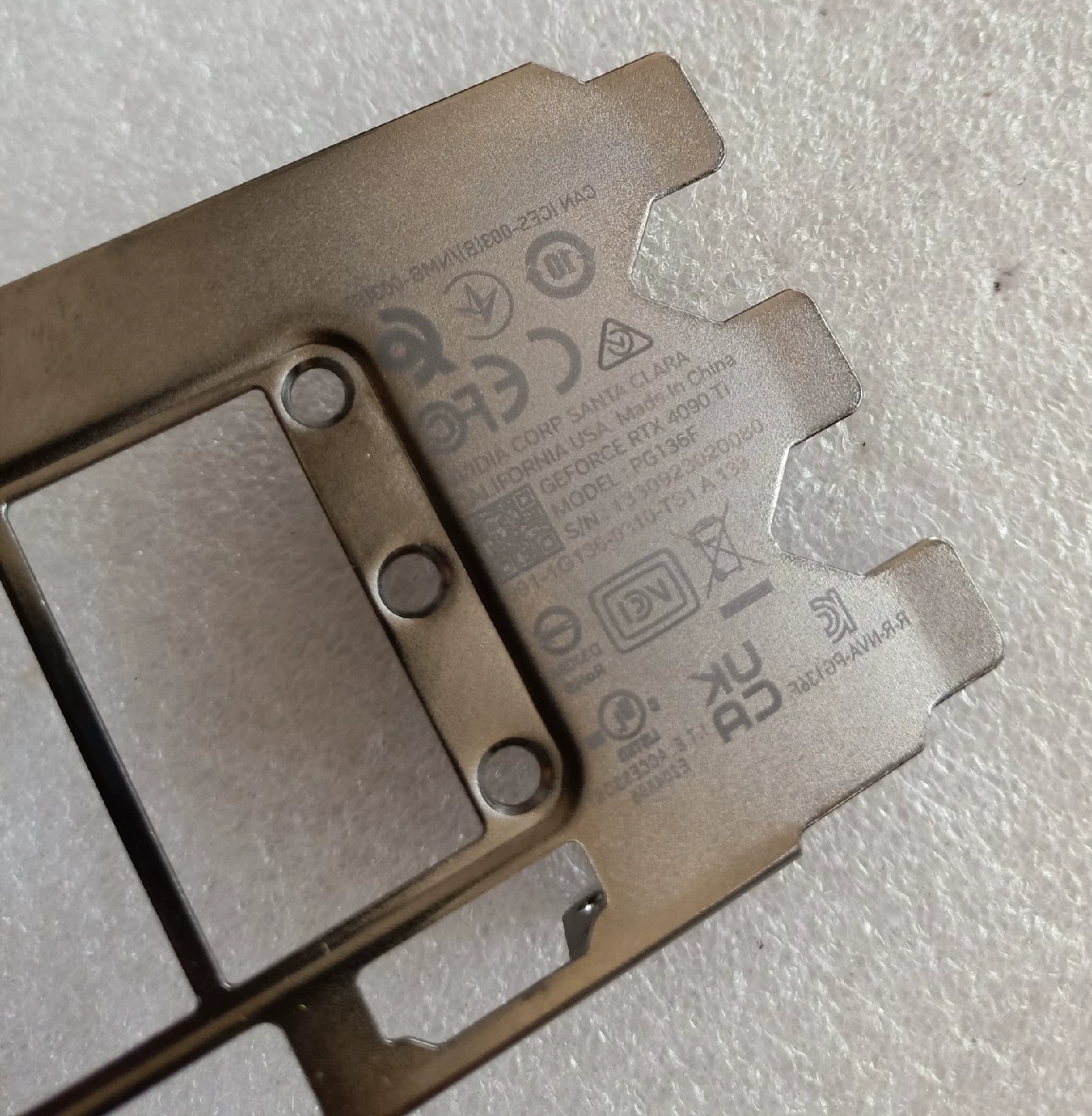 Échantillon de la RTX 4090 Ti