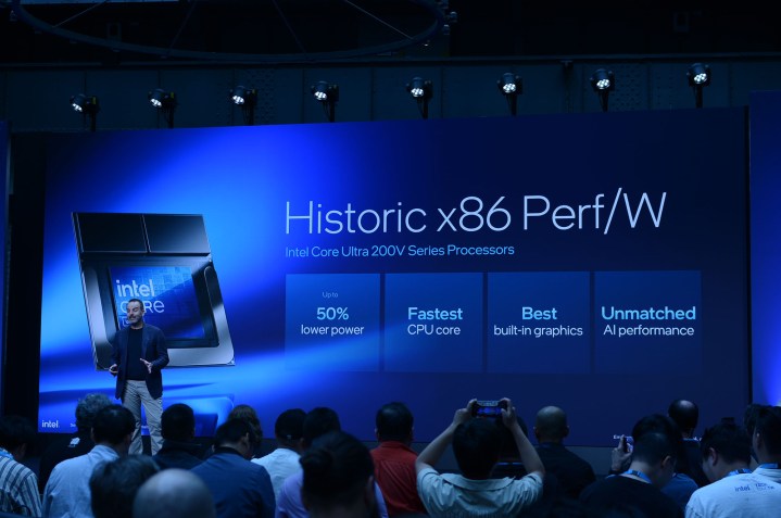 Diapositive sur la série Intel Core Ultra 2 x86 lors de l'événement de lancement à Berlin.