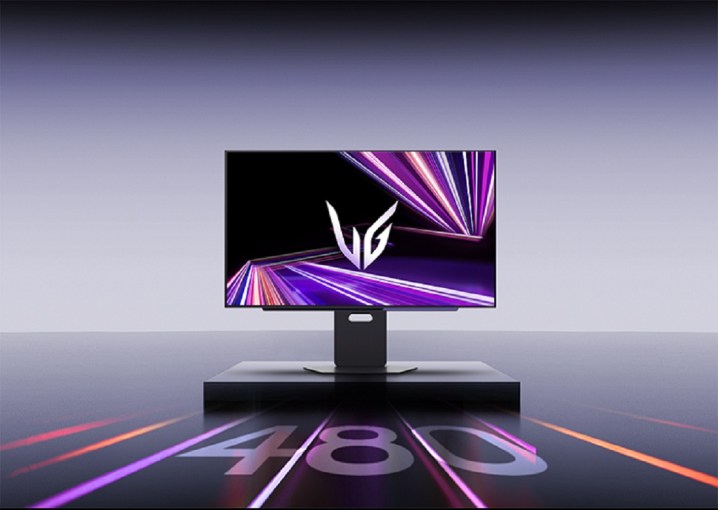 Moniteur de jeu OLED UltraGear GX7 de LG sur son support.