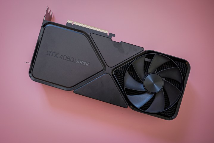 Le Nvidia RTX 4080 Super sur un fond rose.