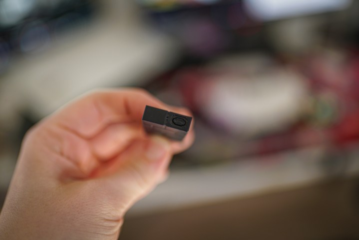 Bouton d'appairage sur l'adaptateur sans fil USB 2 d'8BitDo.