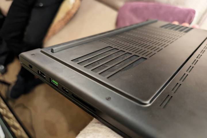 razer blade 16 converts to amd gets thinner 15 2025 04