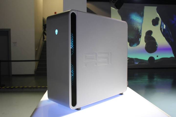 PC gaming Alienware Area 51.