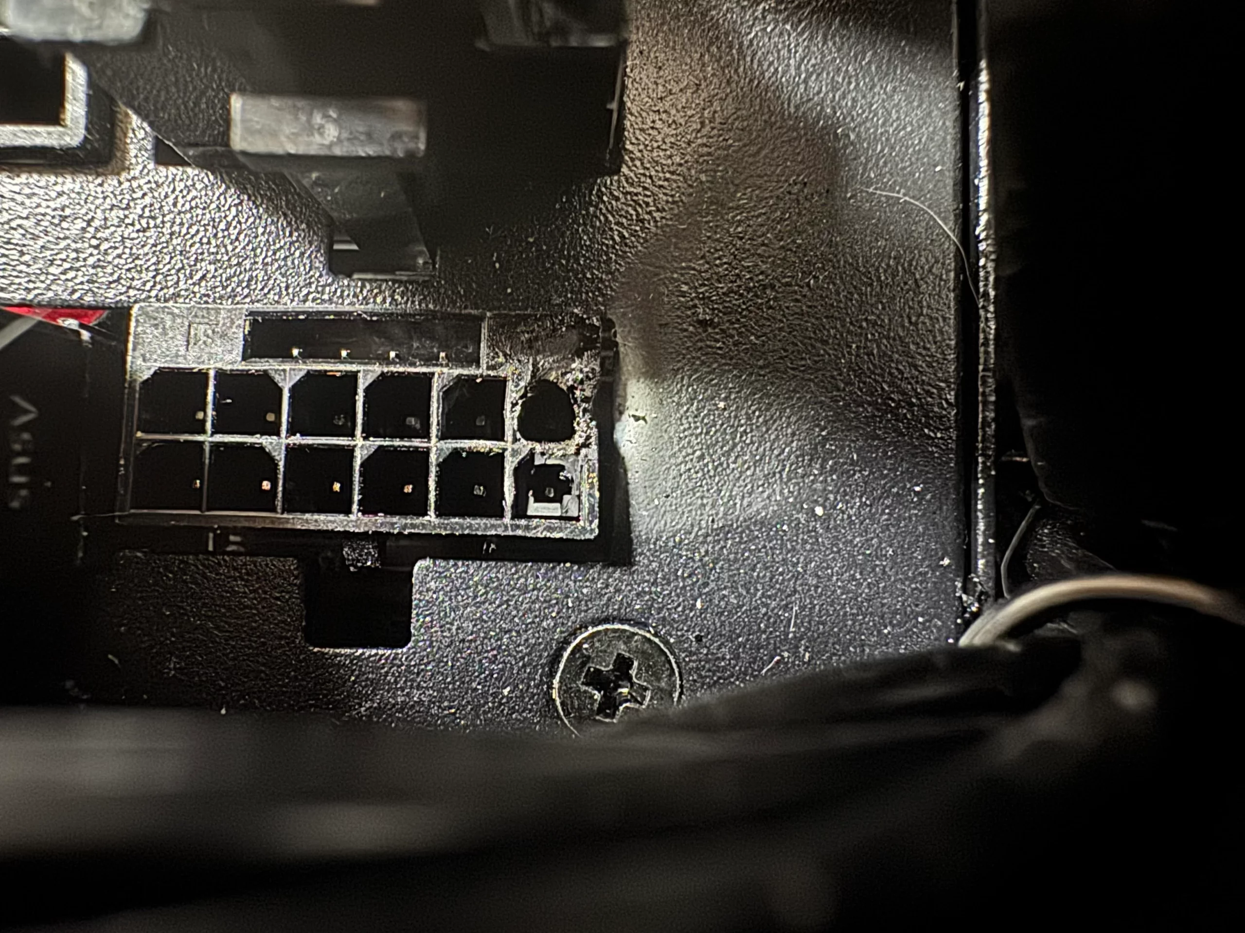 Connecteurs fondus RTX 5090 FE