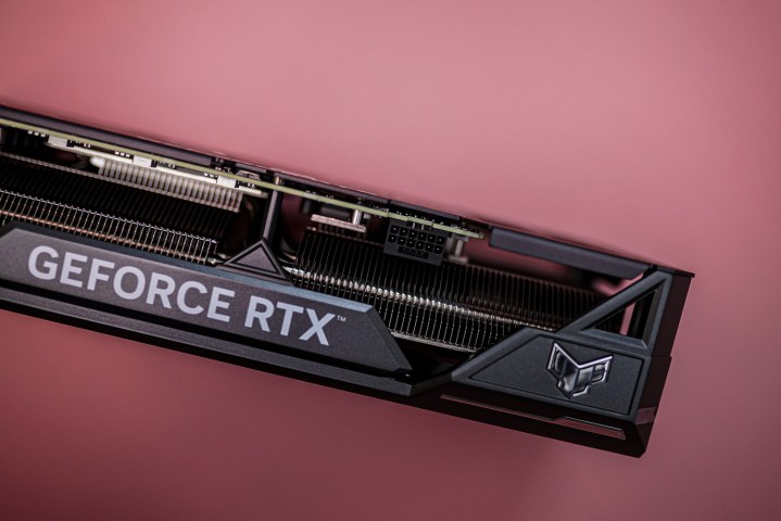 Adaptateur d'alimentation de la carte graphique RTX 4070 Ti Super.