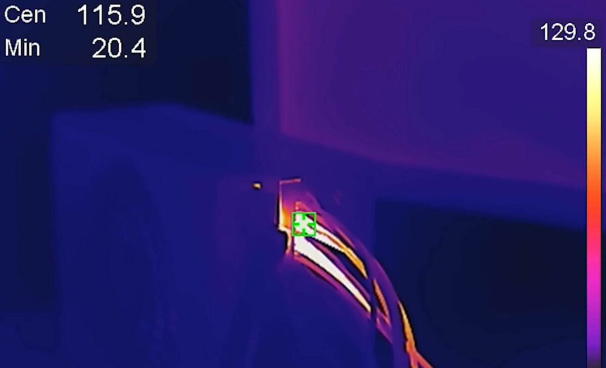 Température du câble 12VHPWR de la RTX 5090.