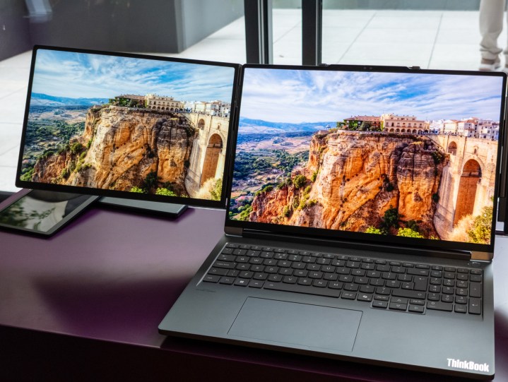 Concept d'affichage dual Lenovo présenté au MWC 2025