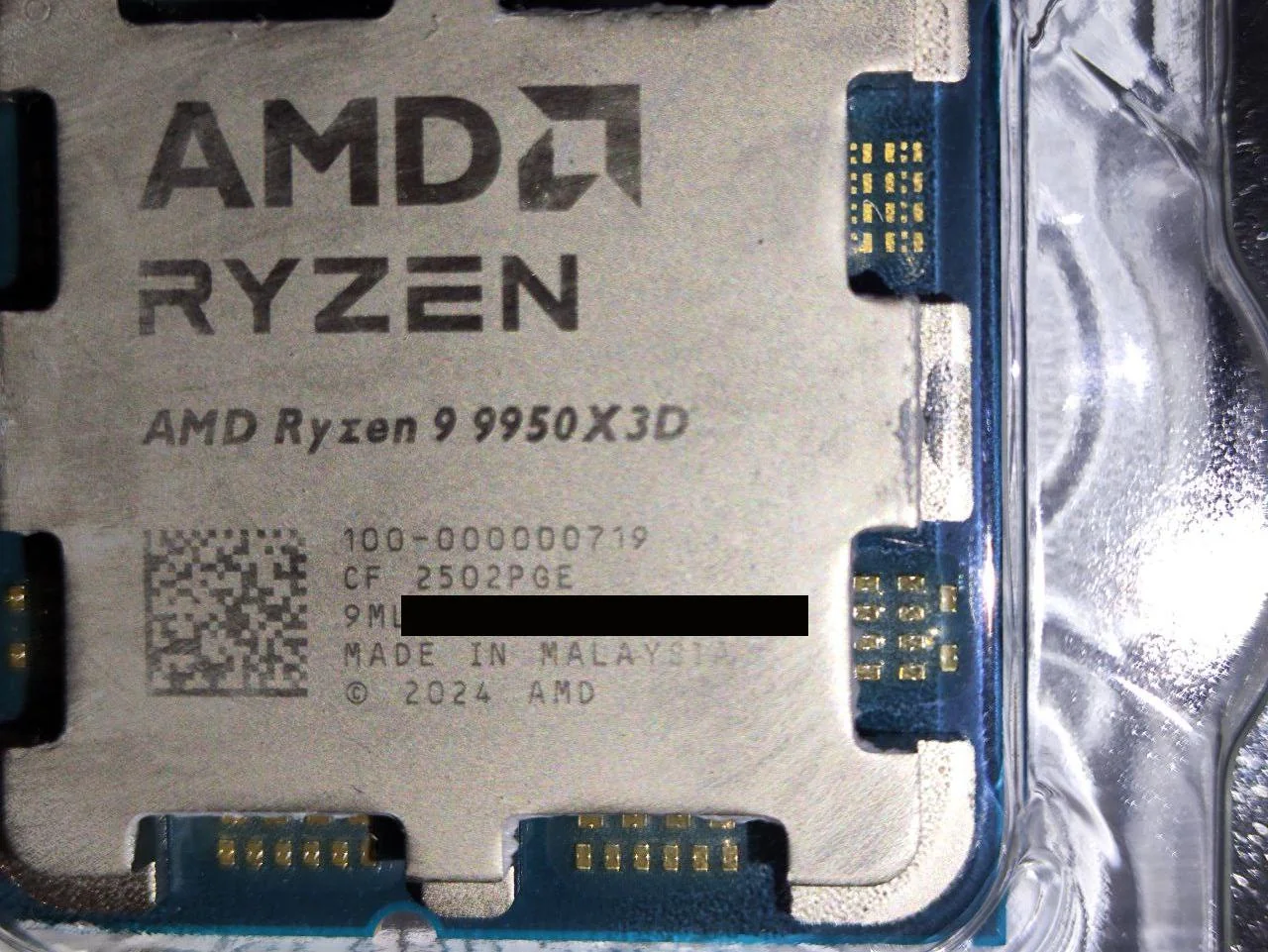 AMD Ryzen 9 9950X3D damaged