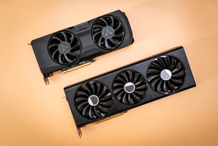 Cartes graphiques AMD RX 7800 XT et RX 7700 XT.