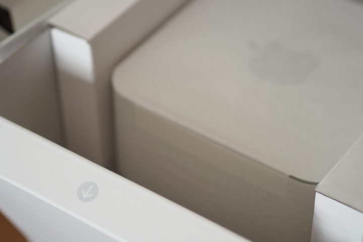 Apple Mac Studio packaging.