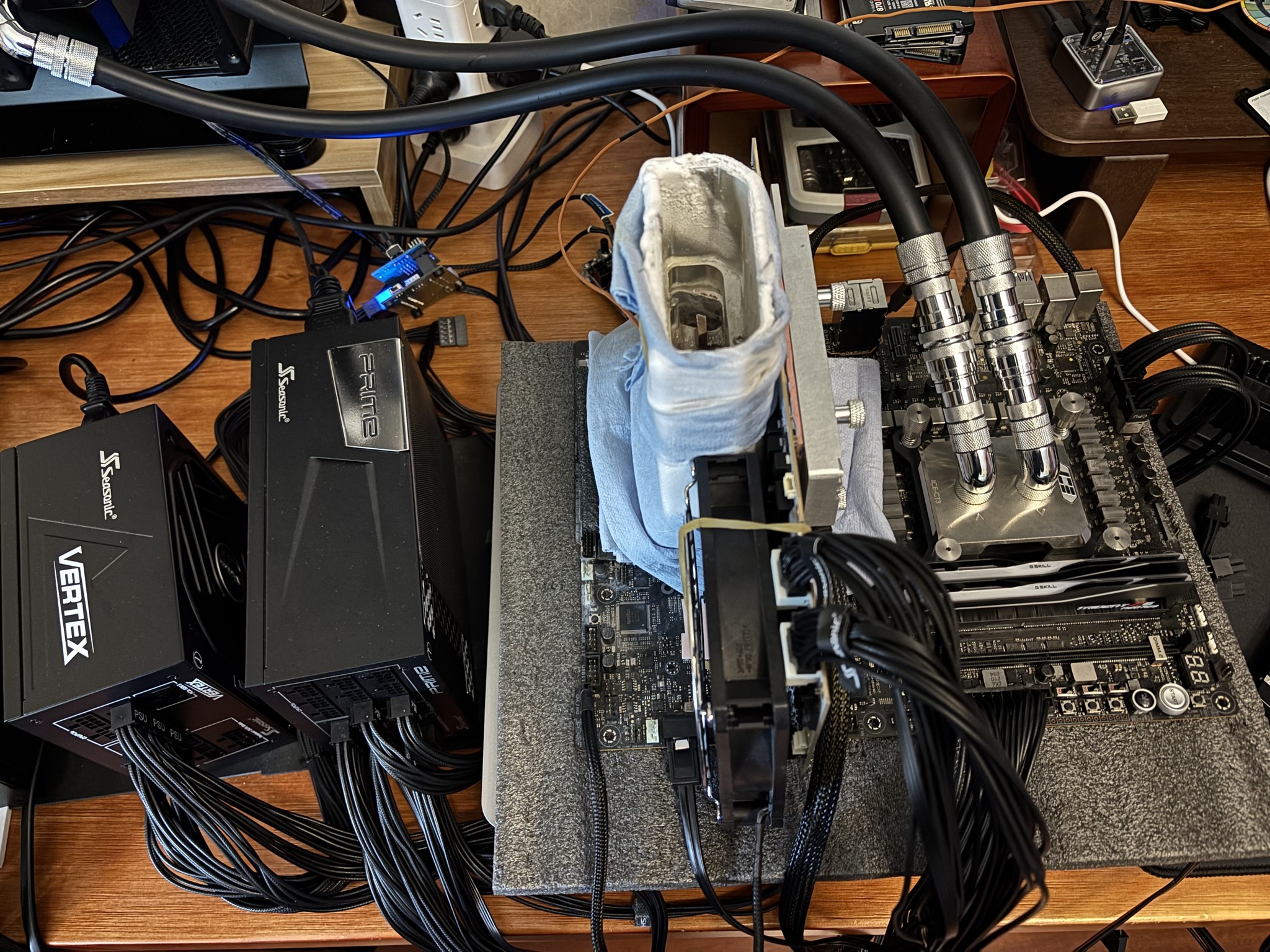 GALAX RTX 5090D HOF OC LAB Liquid Nitrogen