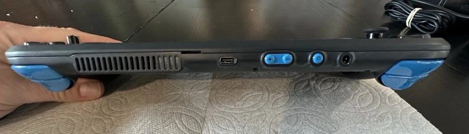 Prototype Steam Deck top ports.