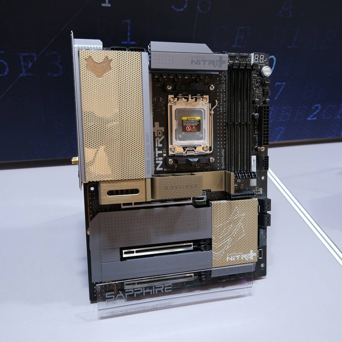 Carte mère Sapphire Nitro+ X870EA WiFi PhantomLink.