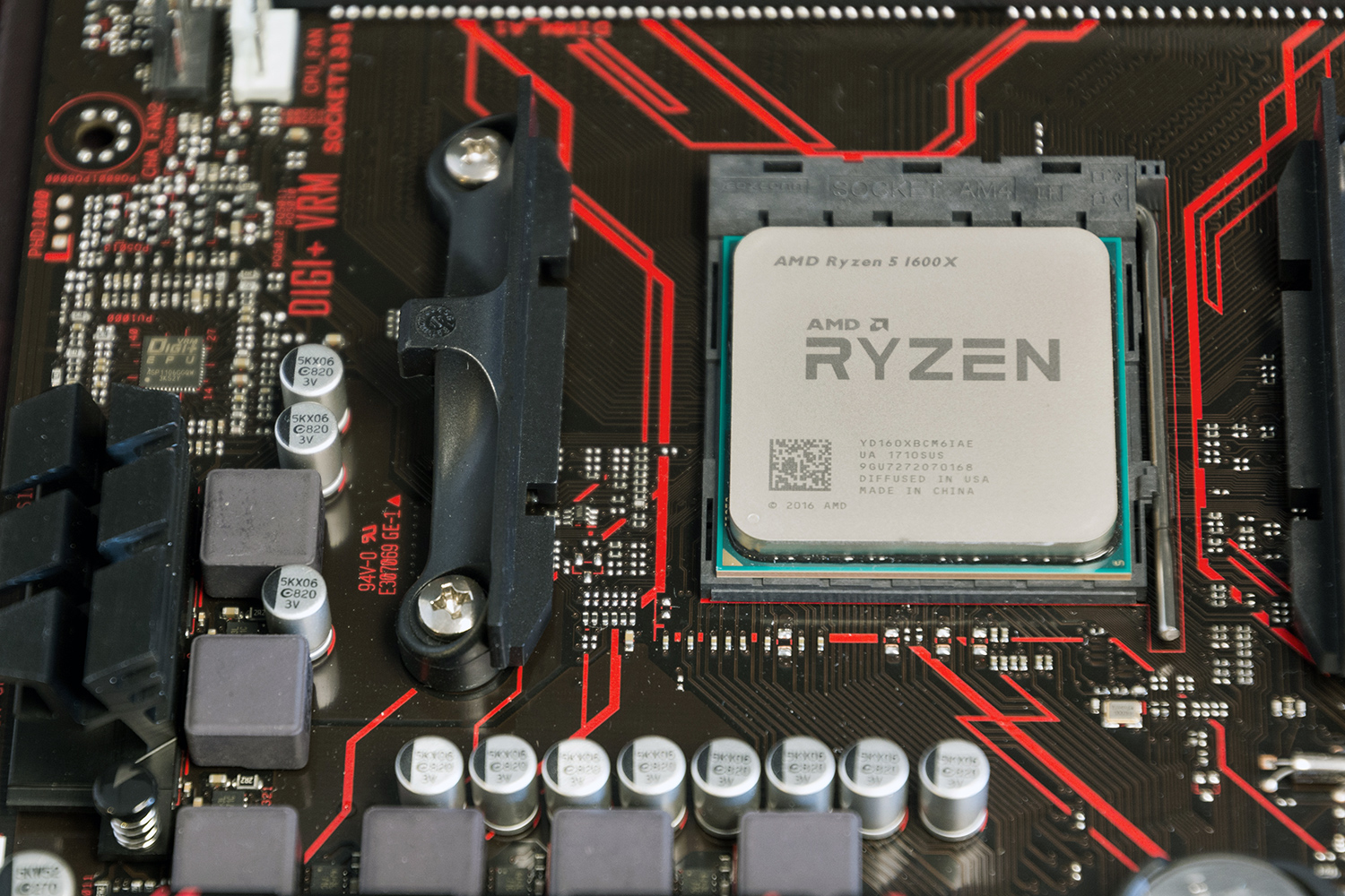 Processeur AMD Ryzen 1600X sur la carte