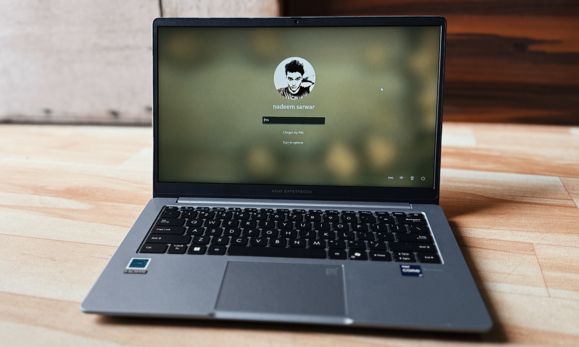 Écran de verrouillage sur l'Asus ExpertBook P1.