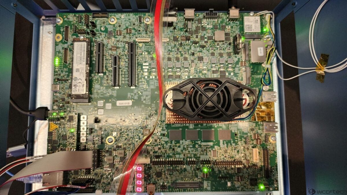 Plateforme de test du processeur Intel Panther Lake.