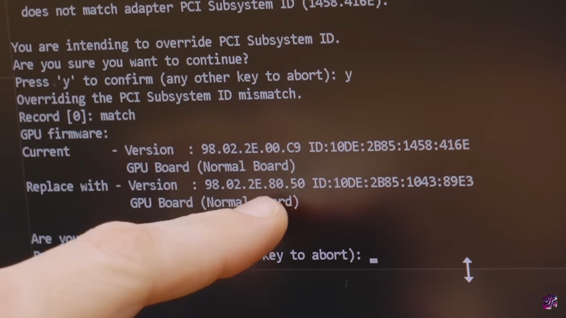 Mise à jour du BIOS de la GPU sur écran d'ordinateur.