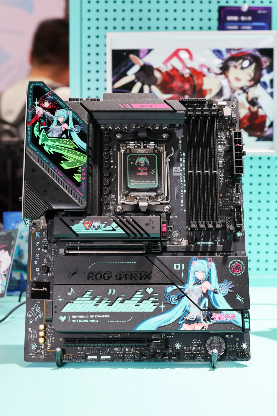 ROG X870E Miku