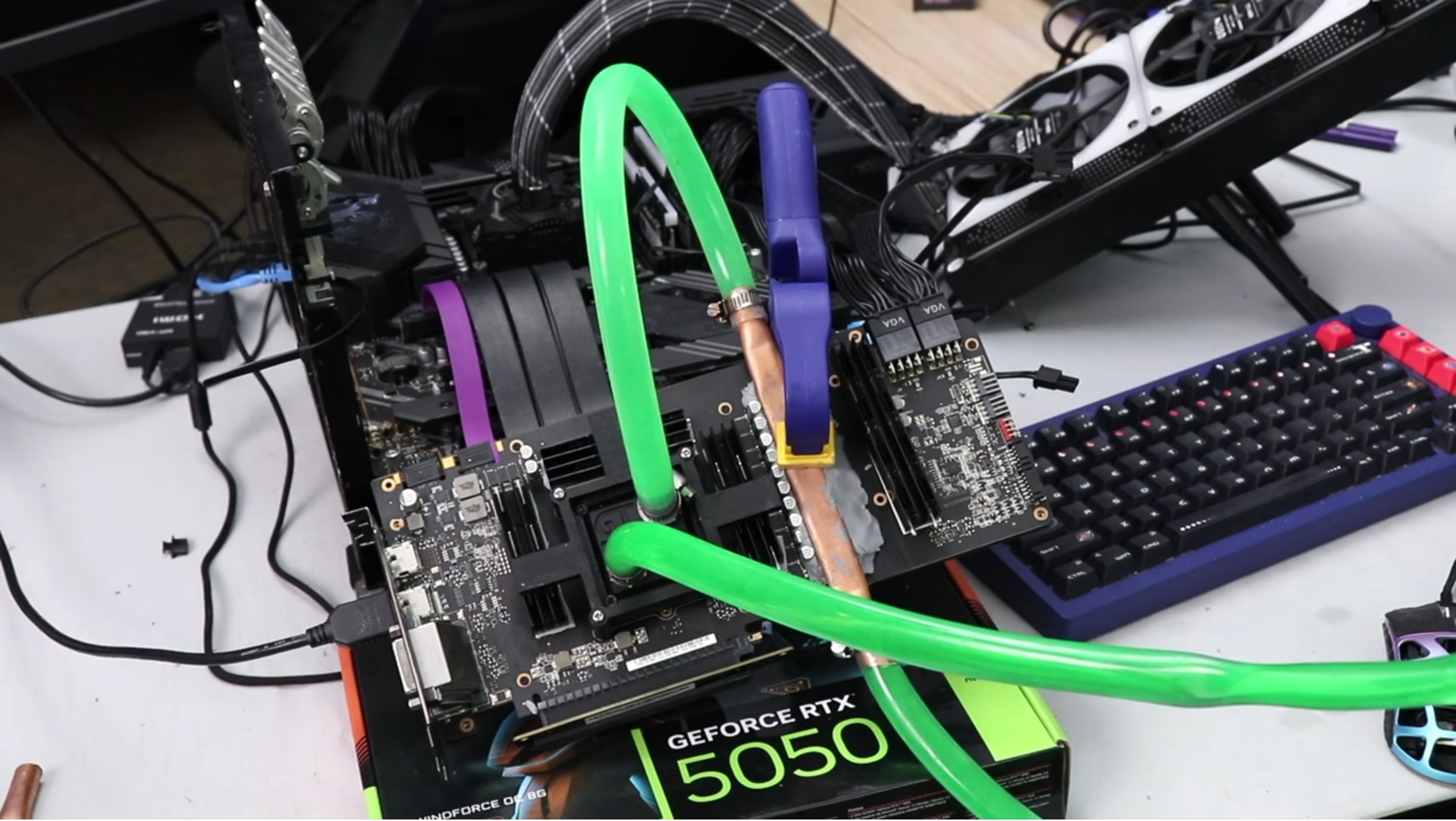 Montage de la RTX 5050 refroidie par eau.