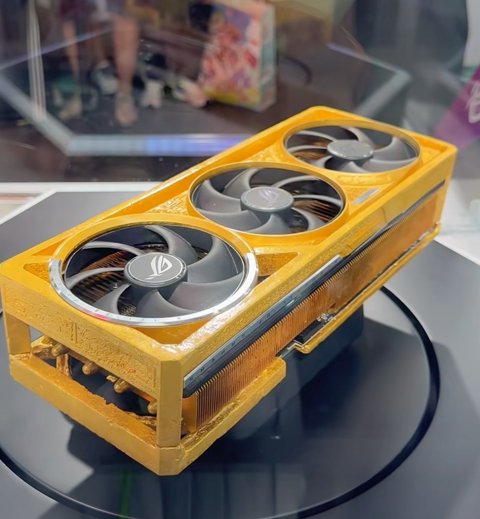 ROG RTX 5090 GOLD 1