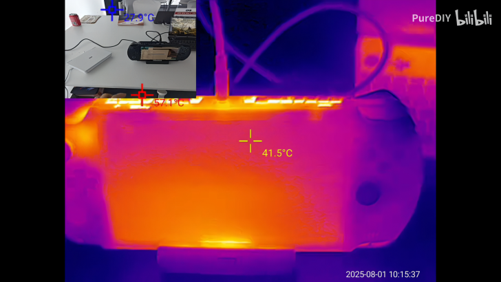 Image thermique d'un appareil de jeu montrant des températures variables pendant l'utilisation.