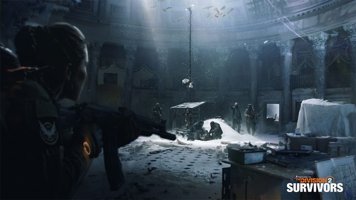 Un soldat s'approche d'un groupe dans un endroit intérieur abandonné et enneigé.