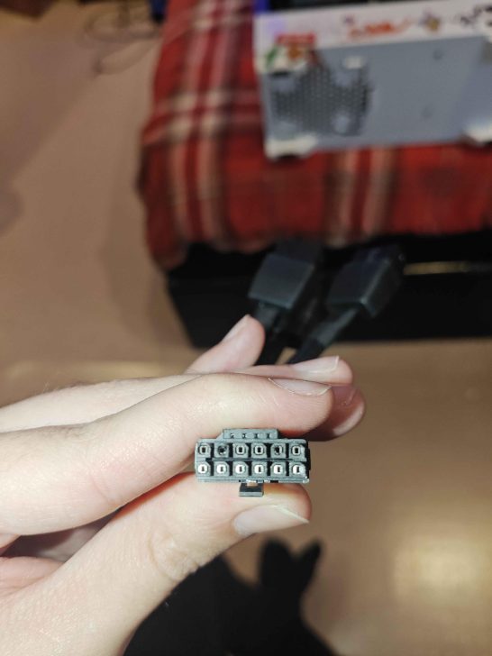 Connecteur GPU fondu