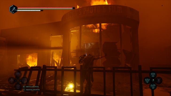 Scène de jeu avec un personnage devant le Photo & Film de Luzon.