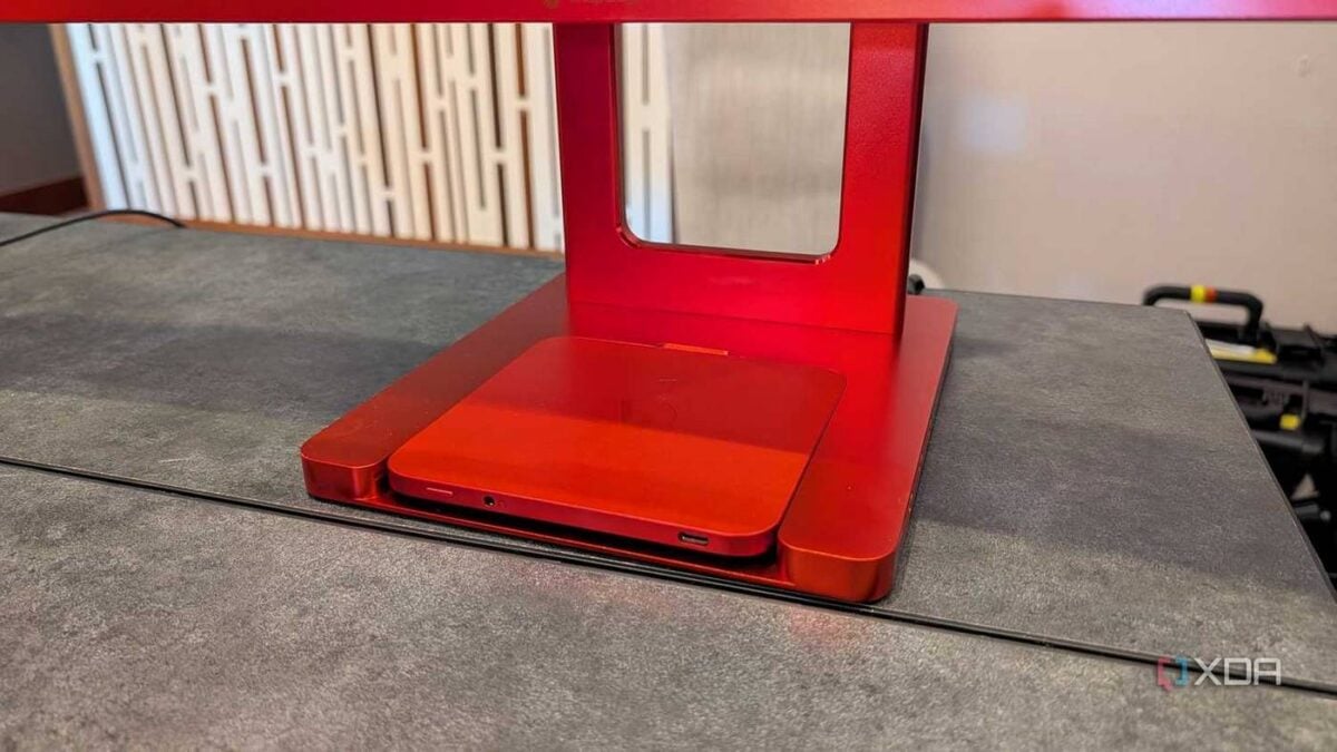 Qualcomm mini PC docked into a monitor base.