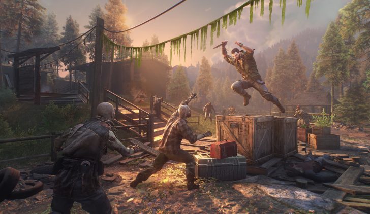 Un homme s'apprête à attaquer un zombie.