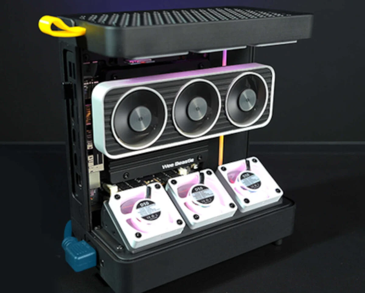 Wee Beastie RTX 4070 4.75L PC inside.
