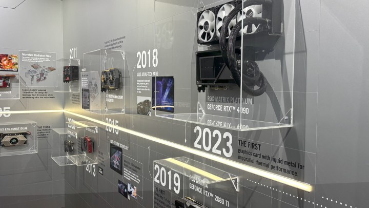 30 ans de cartes graphiques Asus exposées à Gamescom 2025.