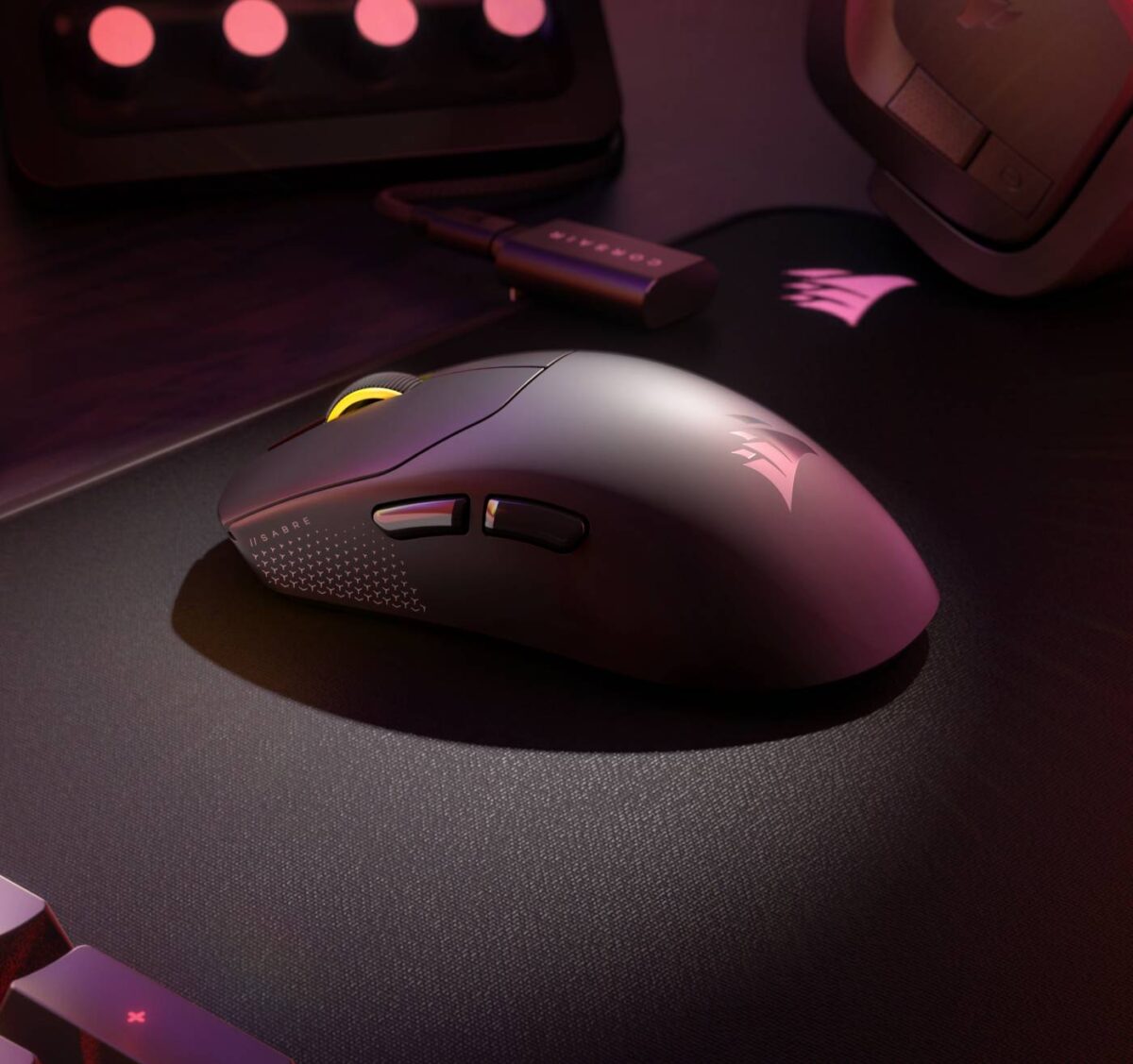 Souris sans fil Corsair Sabre v2 Pro Ultralight - côté noir.