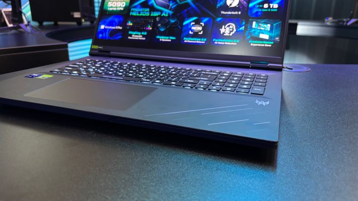 Clavier Acer Predator Helios 18P AI présent à IFA 2025.