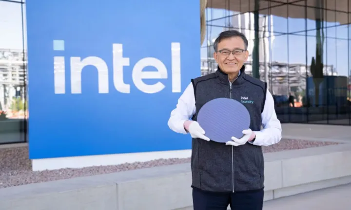 Wafer de tuiles CPU pour les puces Intel Panther Lake.