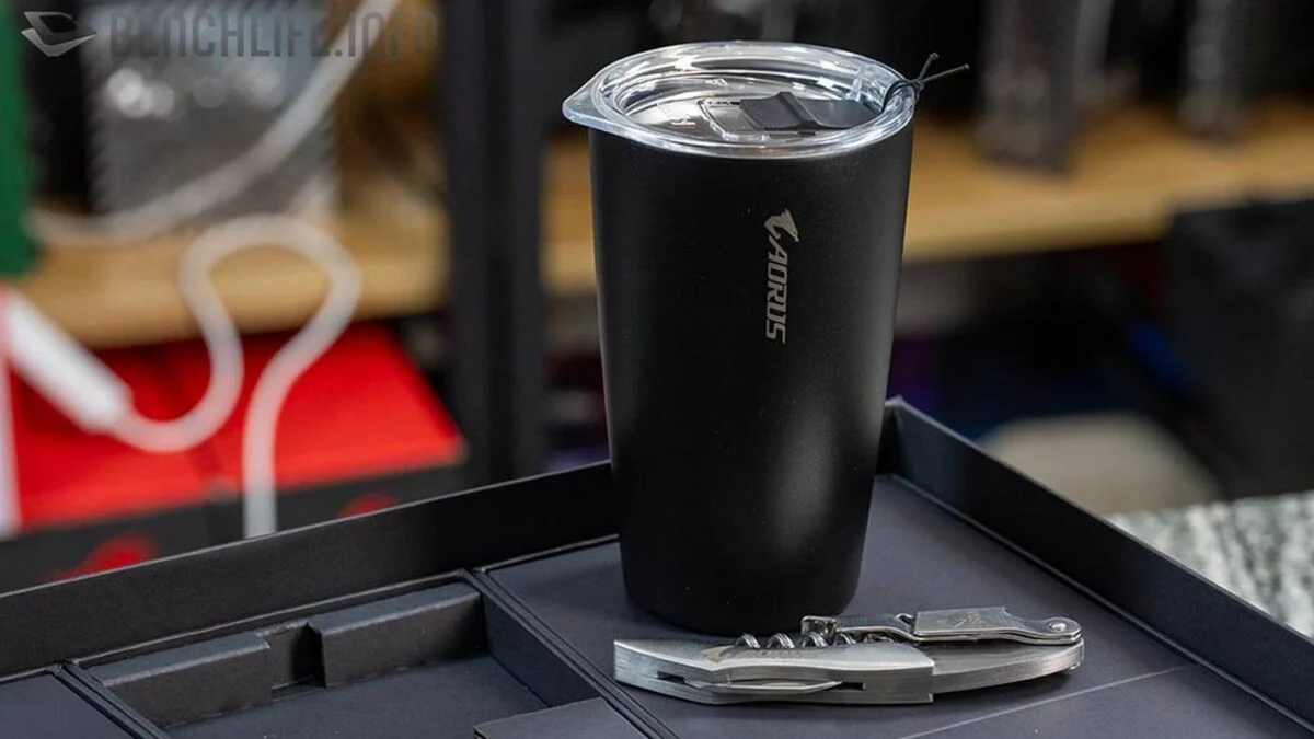 Gigabyte X870E Aorus Xtreme X3D AI TOP - tasse.