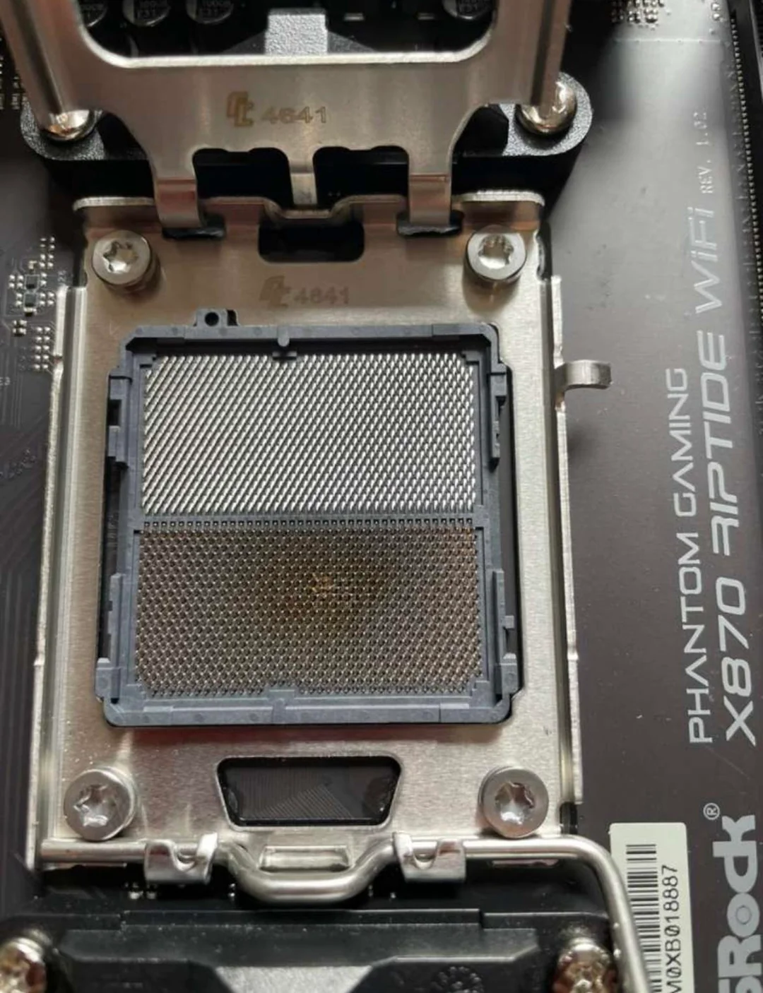 Détail du socket de la carte mère ASRock.