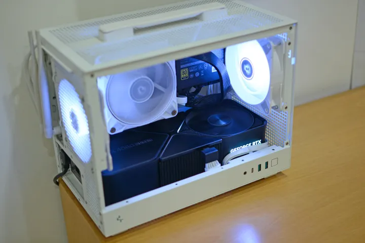 Internals of a mini-ITX gaming PC with the RTX 4080 Super Founders Edition