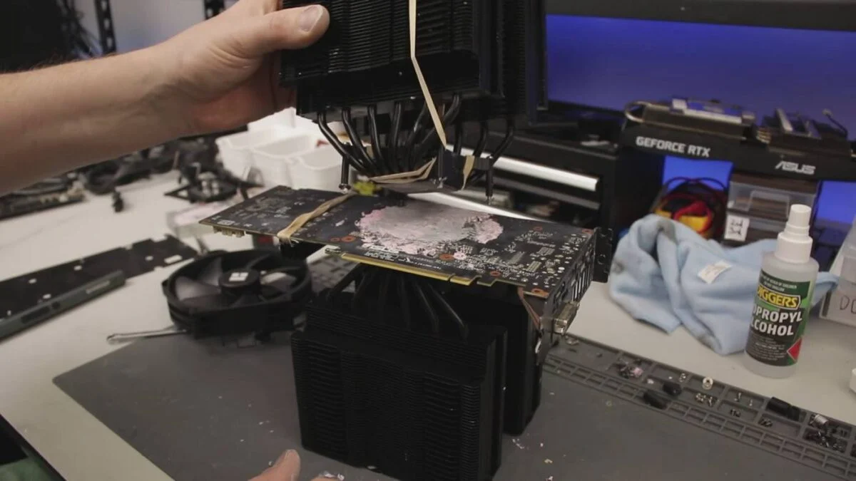 Moddeur RTX 2060 avec refroidisseurs à double tour.