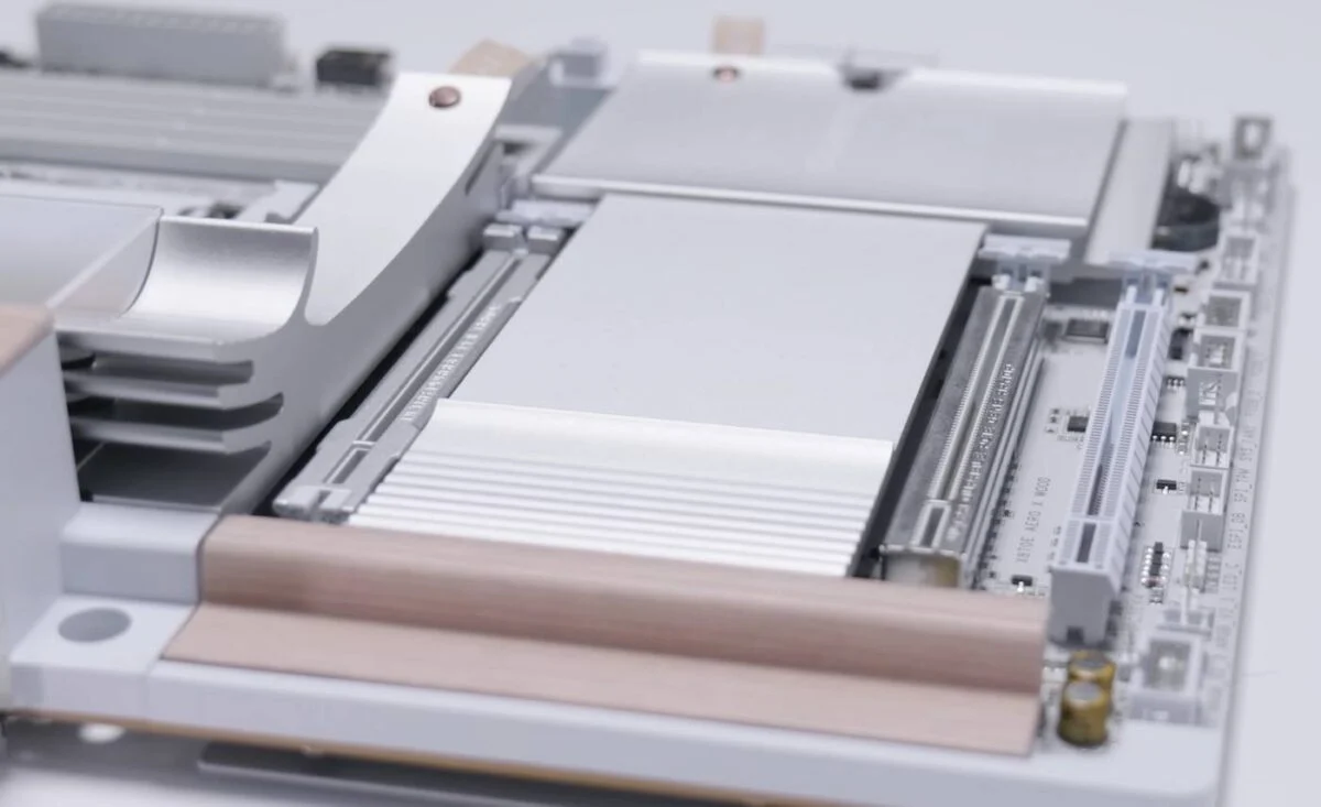 Slots PCIe de la Gigabyte X870E Aero X3D Wood.