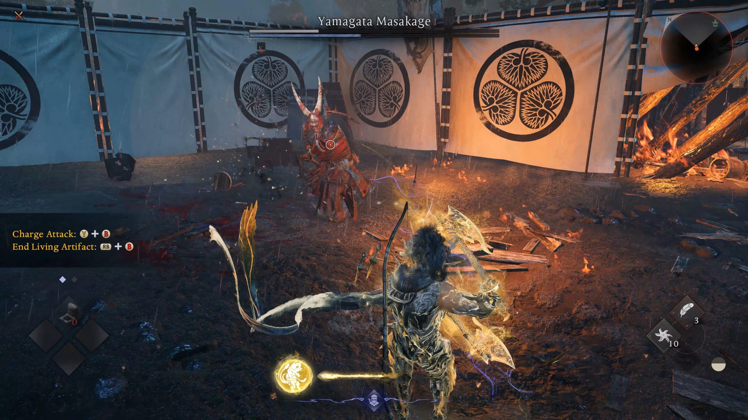 Un personnage dans Nioh 3 se bat contre Yamagata Masakage avec des instructions de type 'Charge Attack: Y + B'.