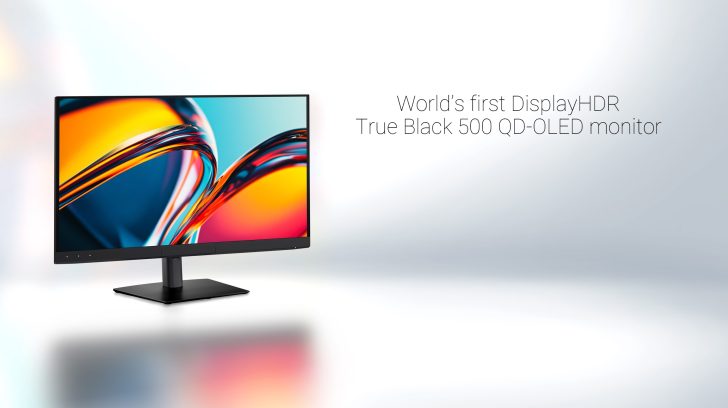 Le moniteur QD-OLED affichant des images abstraites