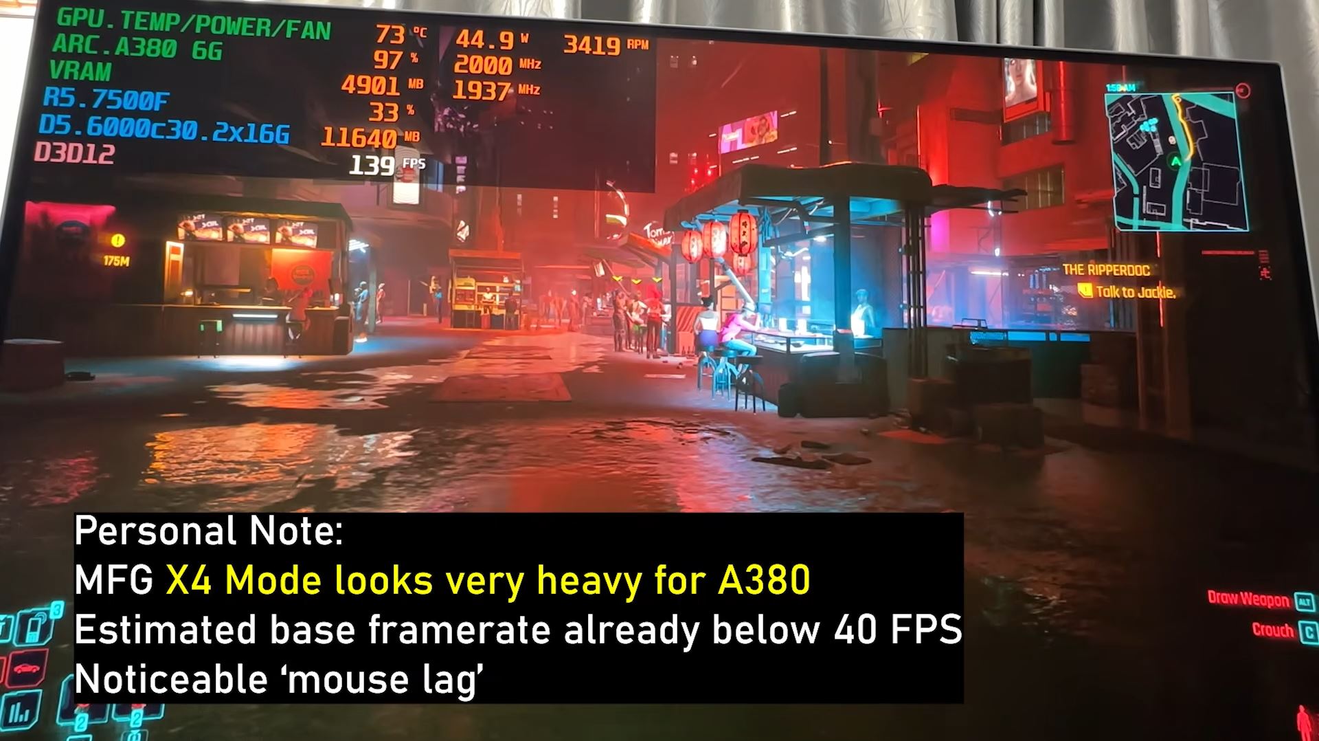 Cyberpunk 2077 avec génération d'images activée sur Arc A380