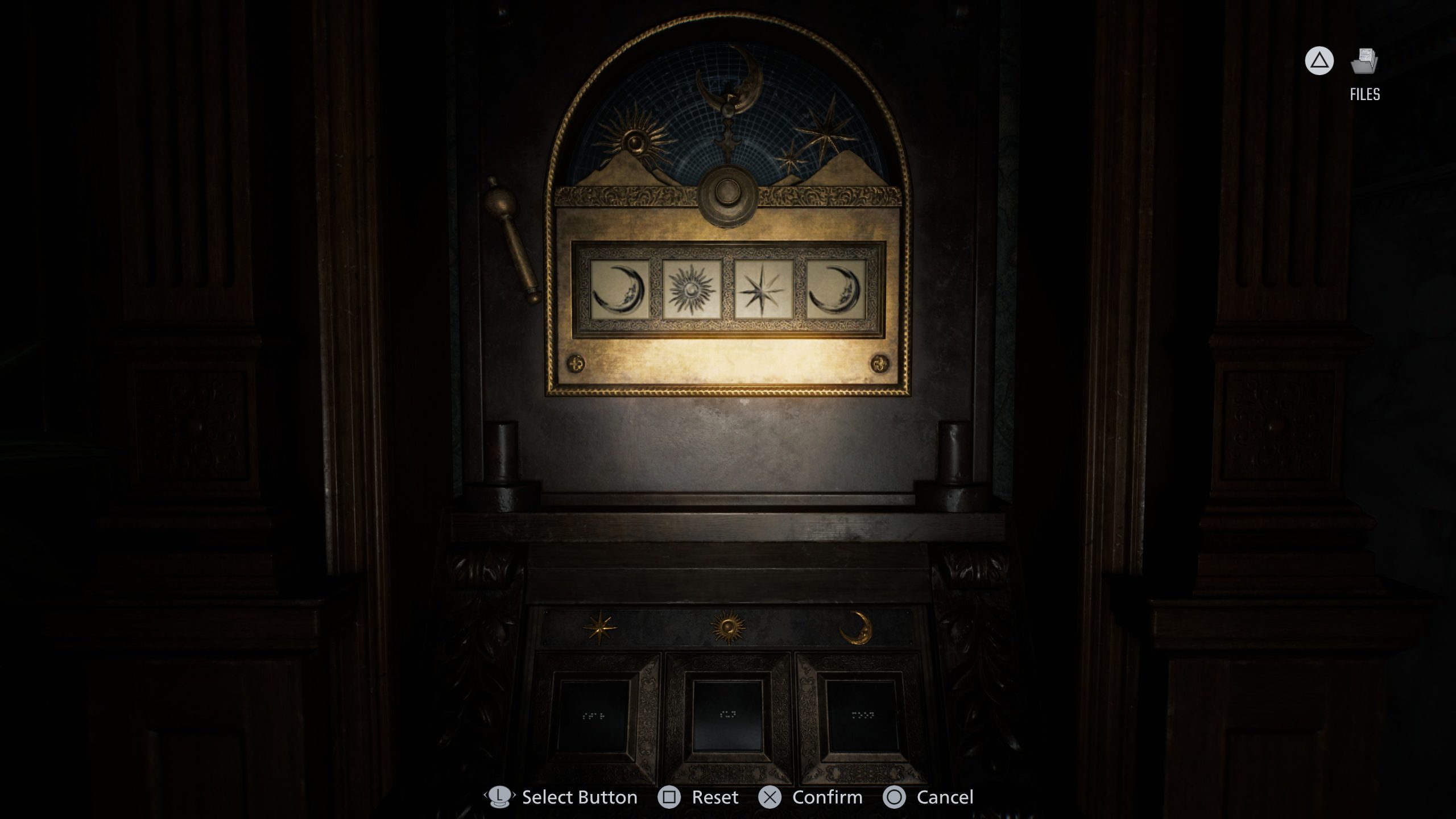 Dans Resident Evil Requiem, un puzzle mécanique avec des symboles comme des lunes et des étoiles, avec une option 'Bouton Sélection',