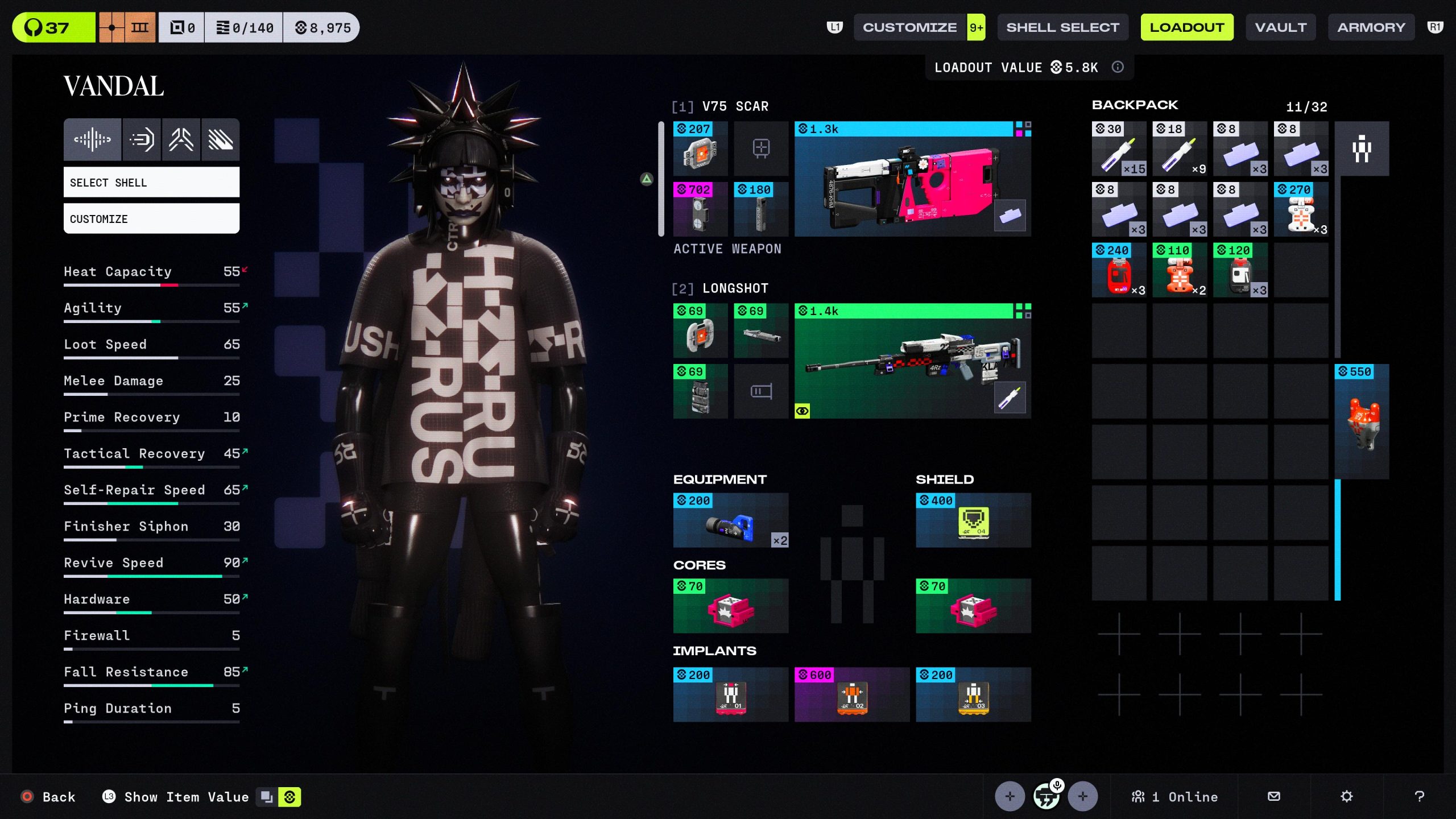 Interface de jeu avec des attributs personnalisables et un chargement affichant des armes actives.