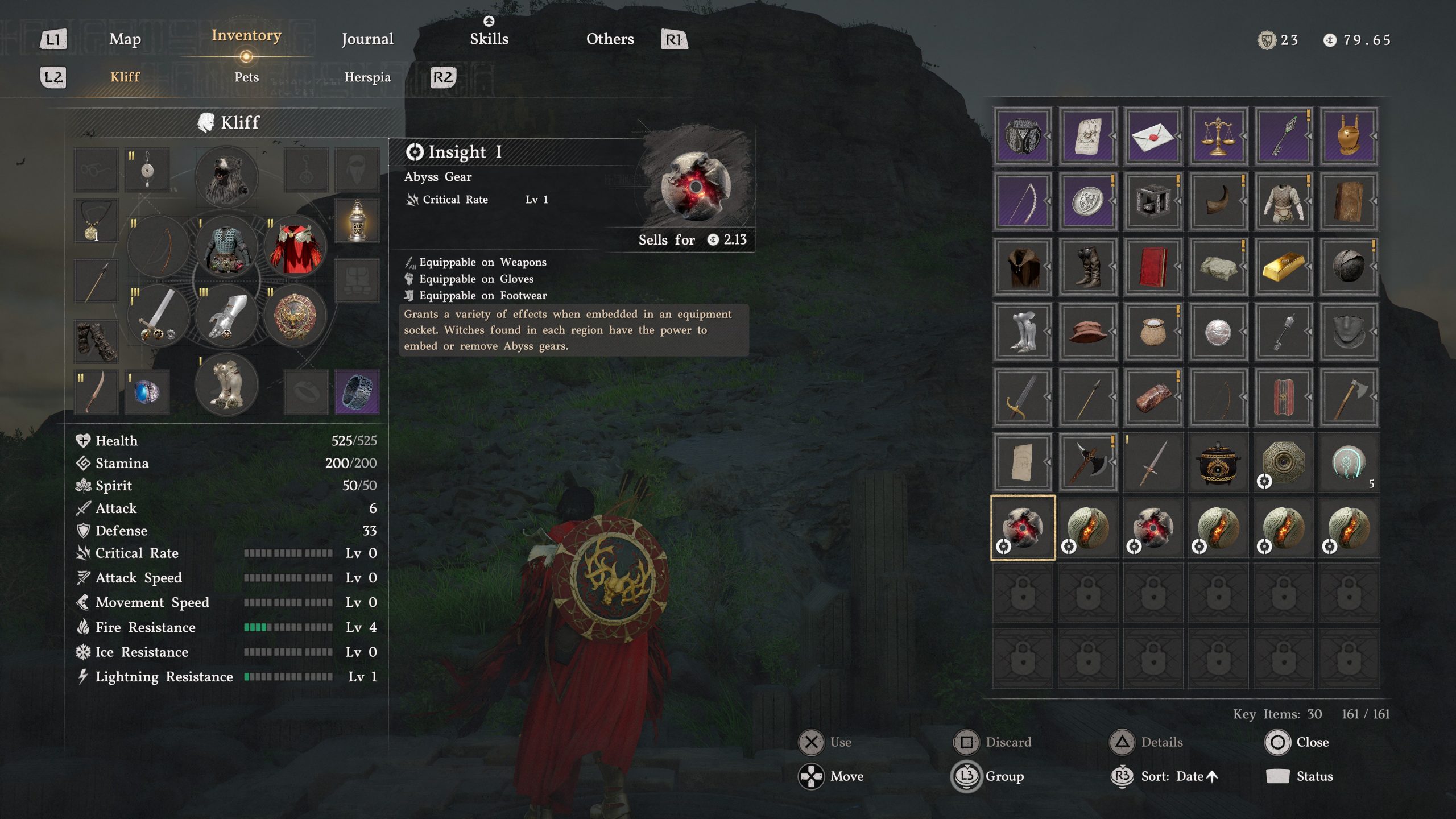 Écran d'inventaire du Crimson Desert montrant des équipements et statistiques du personnage.